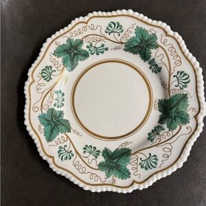 Elegant Green and Gold Decorative Plate